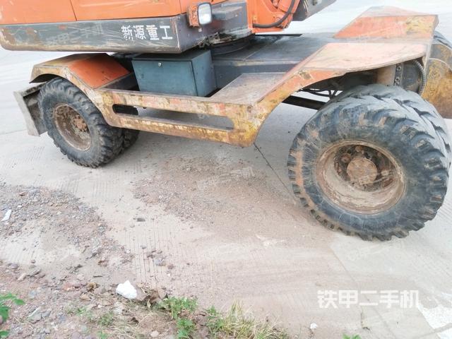 左驅(qū)動(dòng)輪（行走機(jī)構(gòu)）