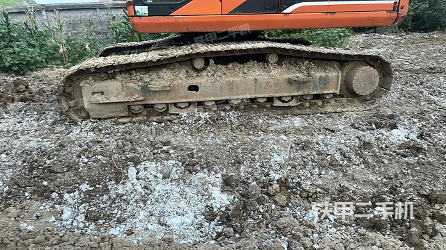 单侧履带整体（整机外观）