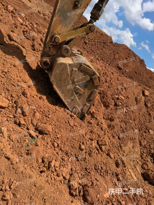 大臂背部俯视(工作和回转装置) 大臂背部俯视(工作和回转装置)