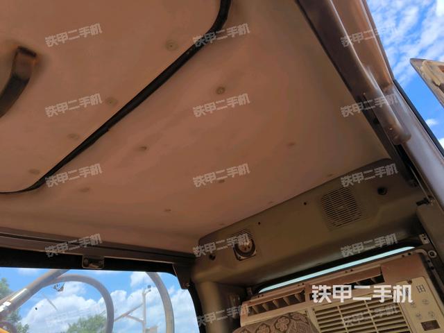 驾驶室左后45度(驾驶室部分) 驾驶室左后45度(驾驶室部分)