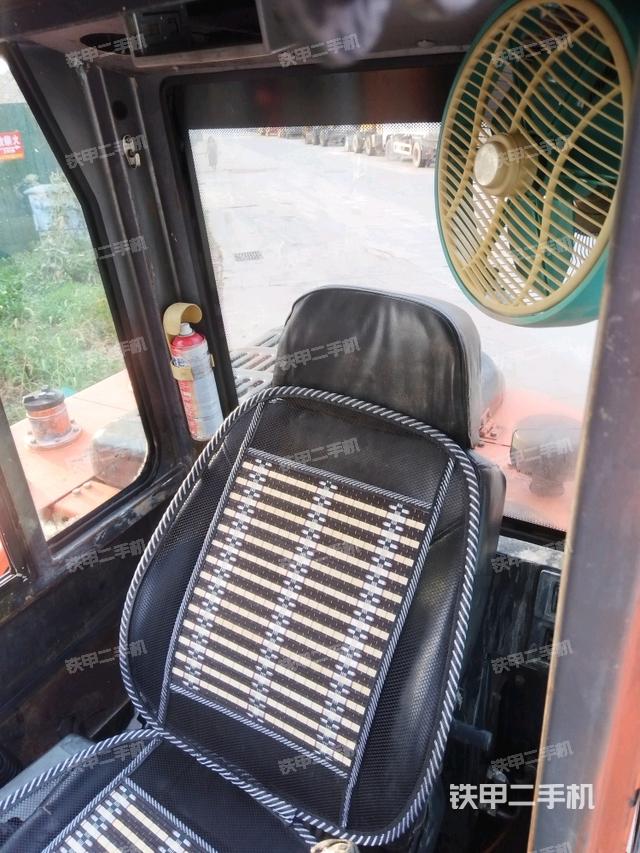 后窗玻璃角標(biāo)（駕駛室部分）