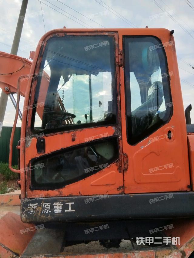 ?駕駛室正側(cè)（駕駛室部分）