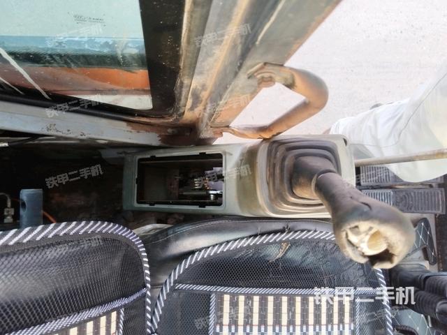 座椅左側(cè)控制臺(tái)/音響/含左手柄（駕駛室部分）