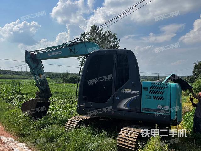 神钢SK75-8挖掘机