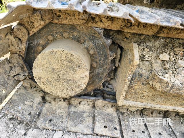 左驅(qū)動輪（行走機(jī)構(gòu)）