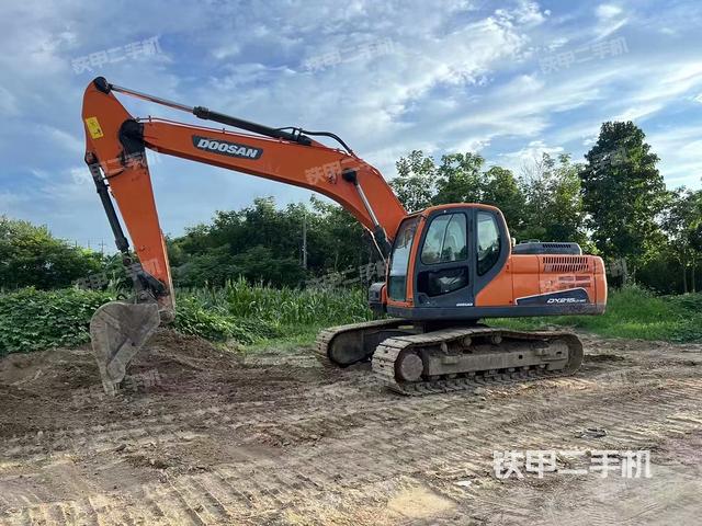 斗山DX215-9C挖掘机