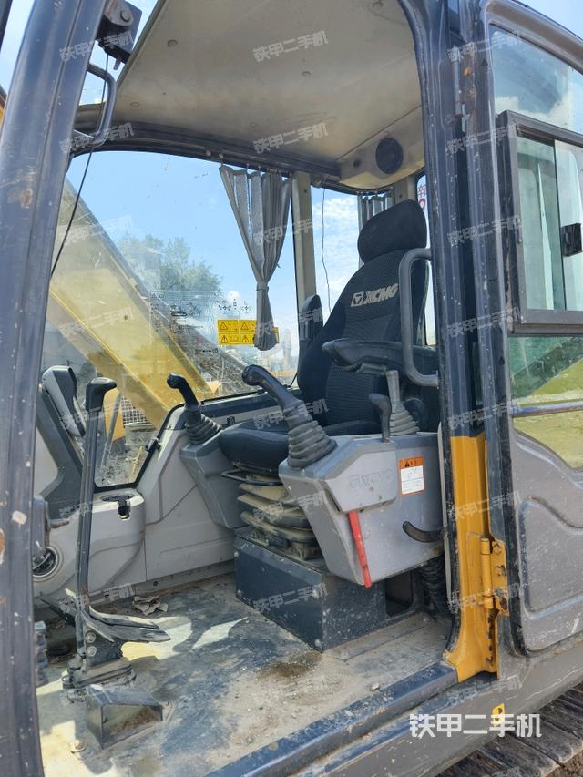 ?駕駛室正側(cè)（駕駛室部分）