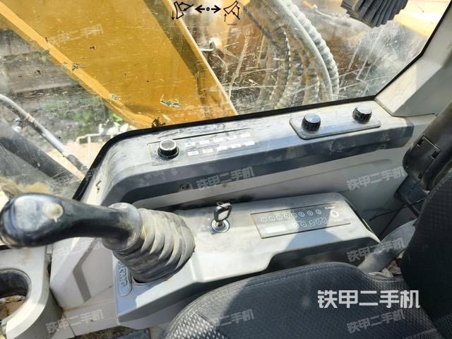 座椅左側(cè)控制臺/音響/含左手柄（駕駛室部分）