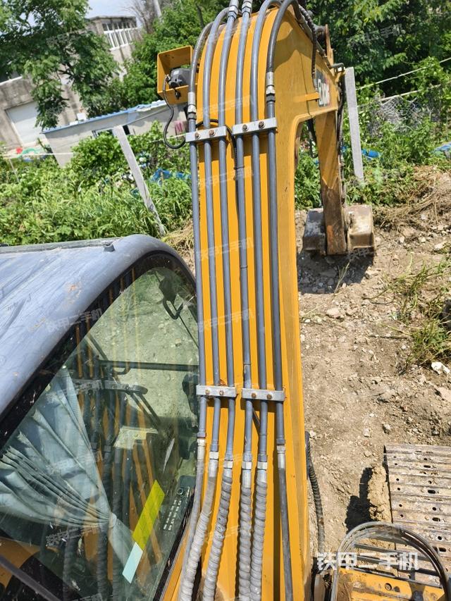 大臂背部俯視（工作和回轉(zhuǎn)裝置）