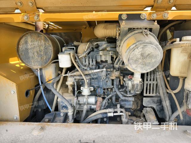 發(fā)動(dòng)機(jī)室（上車部件）