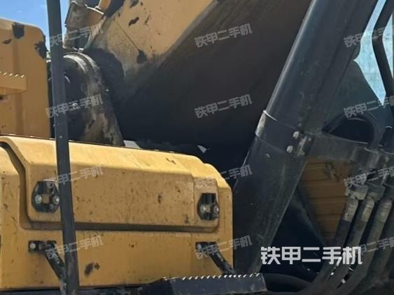 大臂根部?斜視(工作和回轉(zhuǎn)裝置) 大臂根部?斜視(工作和回轉(zhuǎn)裝置)