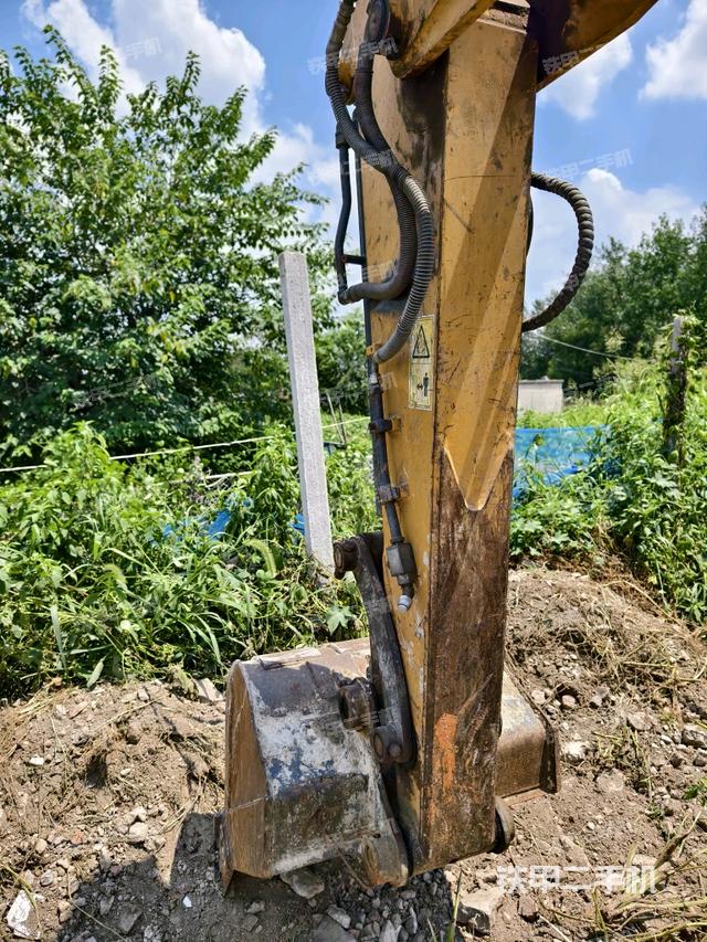 鏟斗右后整體（工作和回轉(zhuǎn)裝置）