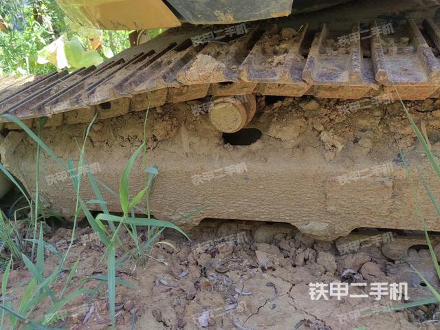 右侧履带整体 (行走机构) 右侧履带整体 (行走机构)