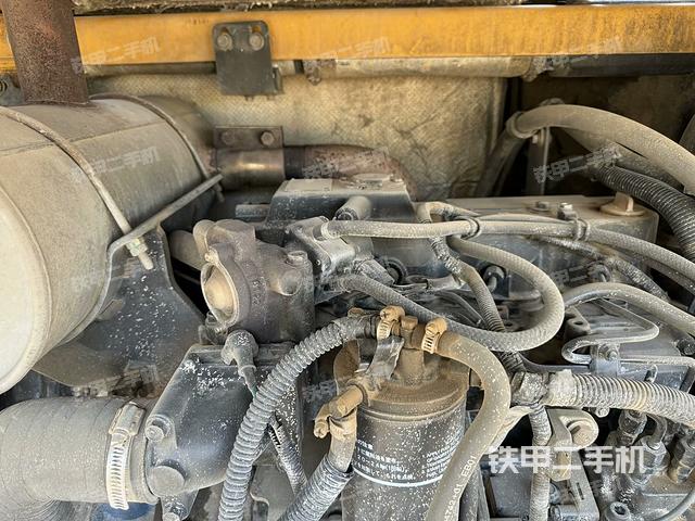 回转马达和主控阀（整机外观）