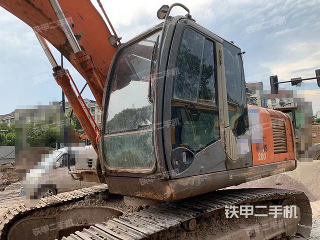 日立ZX200-3挖掘机