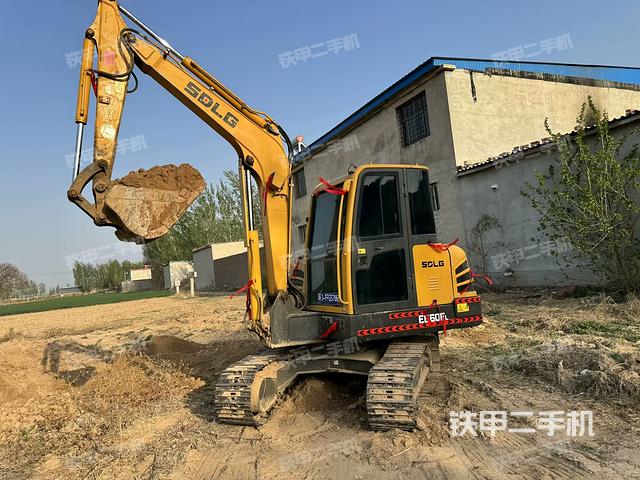 驾驶室整体（整机外观）