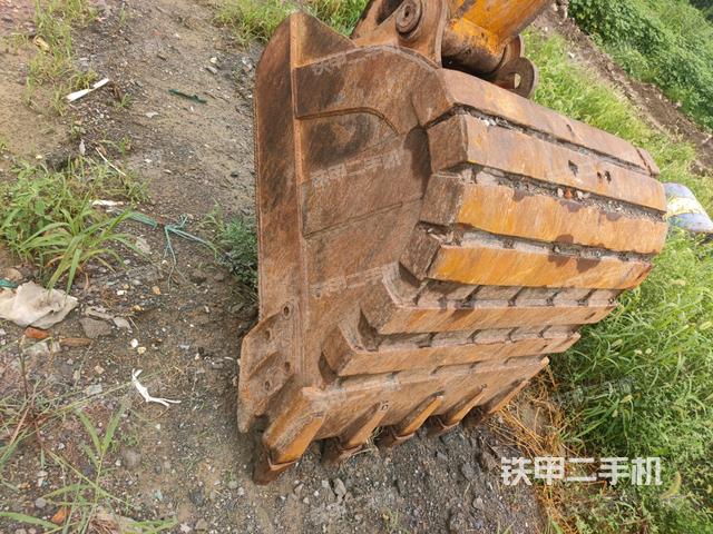 鏟斗45度(工作和回轉(zhuǎn)裝置) 鏟斗45度(工作和回轉(zhuǎn)裝置)