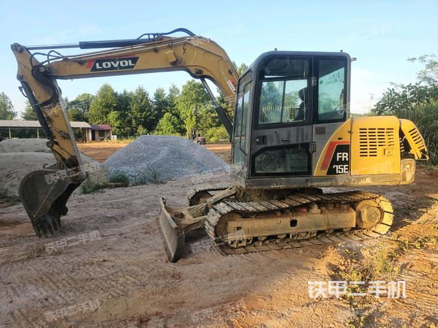 雷沃重工FR75E挖掘機
