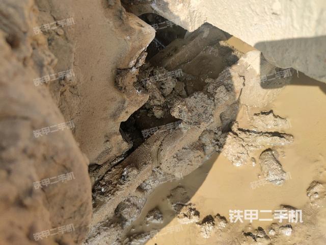 右側(cè)行走馬達蓋板（行走機構(gòu)）