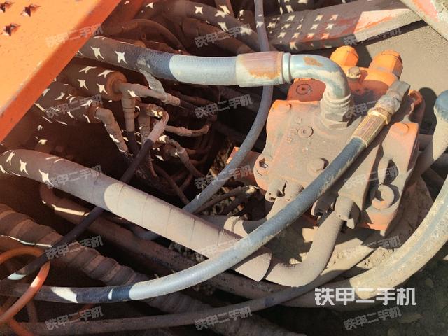 回轉(zhuǎn)馬達（上車部件）