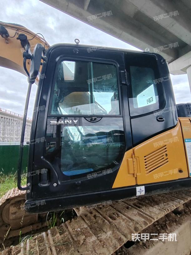 驾驶室正侧（驾驶室部分）