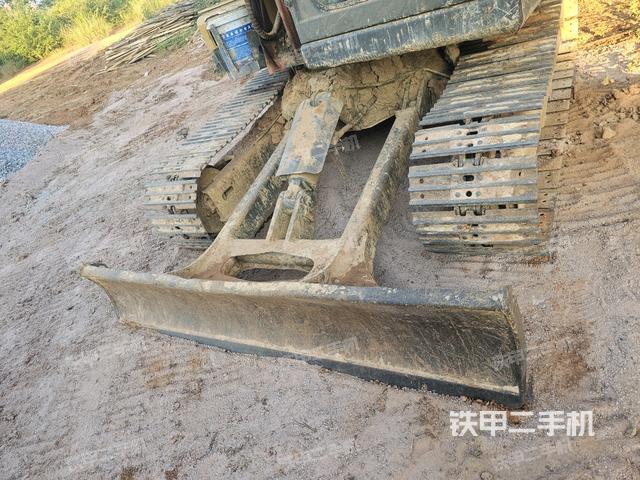 轉(zhuǎn)盤和下車架正前（工作和回轉(zhuǎn)裝置）