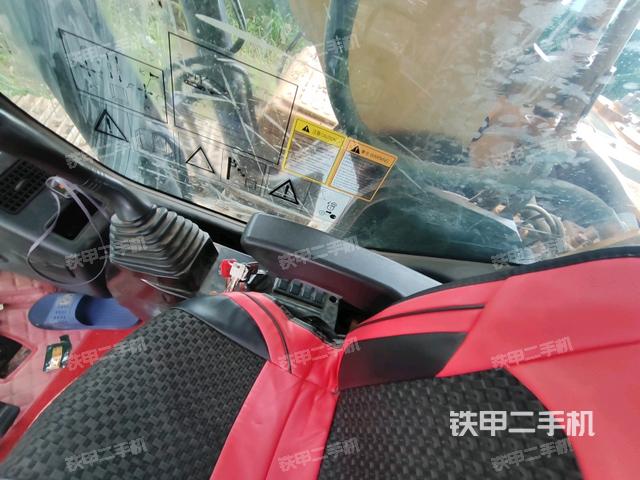 座椅左侧控制台/音响/含左手柄（驾驶室部分）