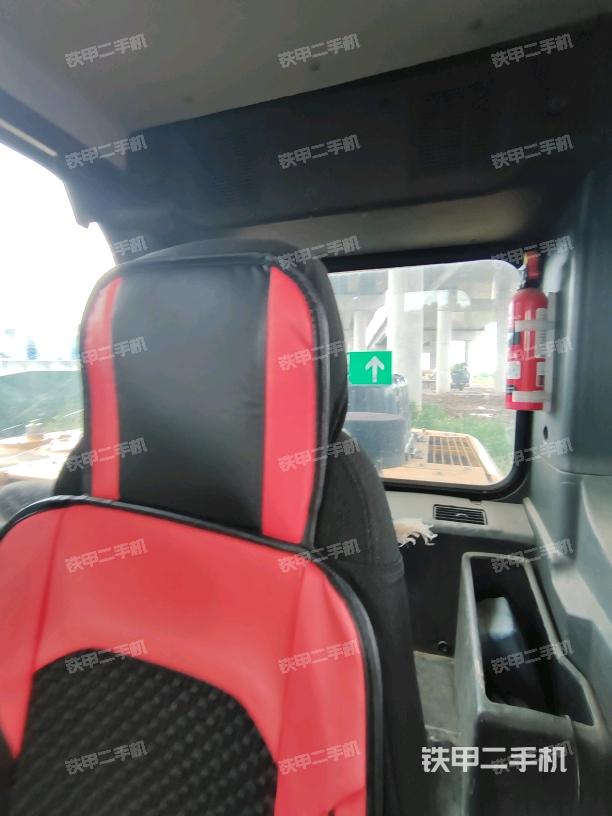 后窗玻璃角标（驾驶室部分）