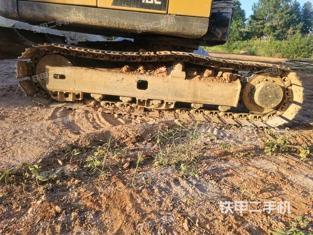 右側(cè)履帶整體?（行走機構(gòu)）