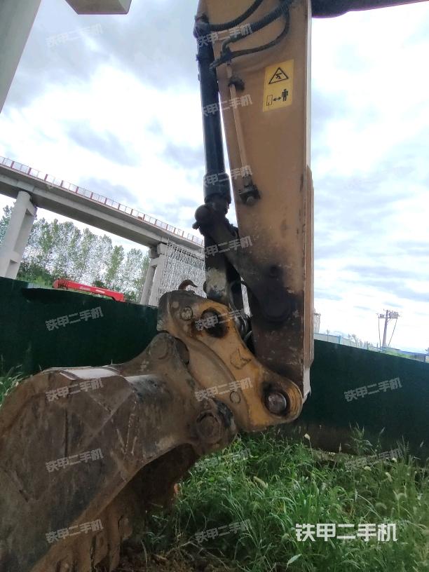 小臂整体左后（工作和回转装置）