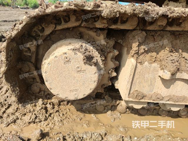 右驅(qū)動輪（行走機構(gòu)）