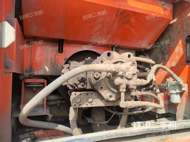 液壓泵斜45?左（大件艙室）