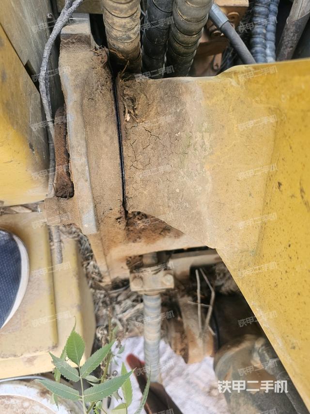 大臂根部?斜（工作和回轉(zhuǎn)裝置）