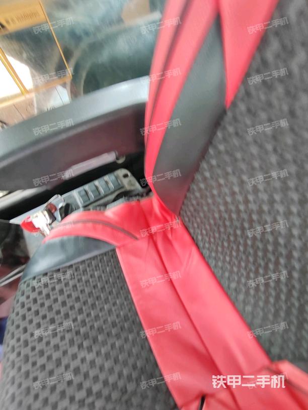 座椅后部（驾驶室部分）