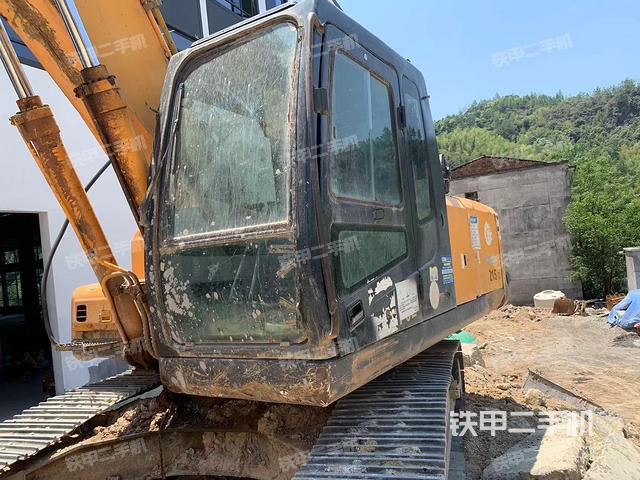 現(xiàn)代R215-7挖掘機(jī)