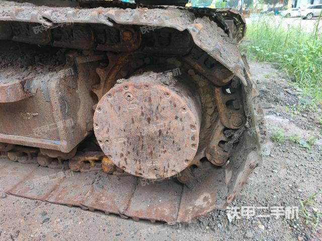 右驅(qū)動輪（行走機(jī)構(gòu)）