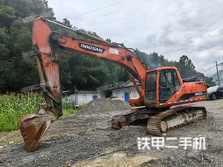 斗山DH225LC-7挖掘機實拍圖片