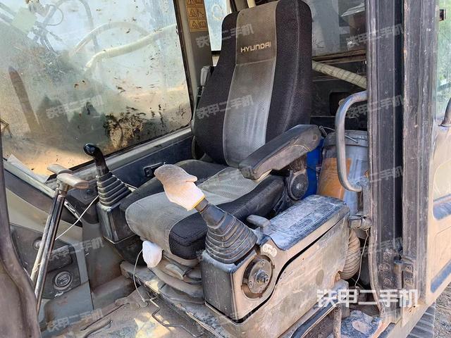 駕駛室整體（整機外觀）