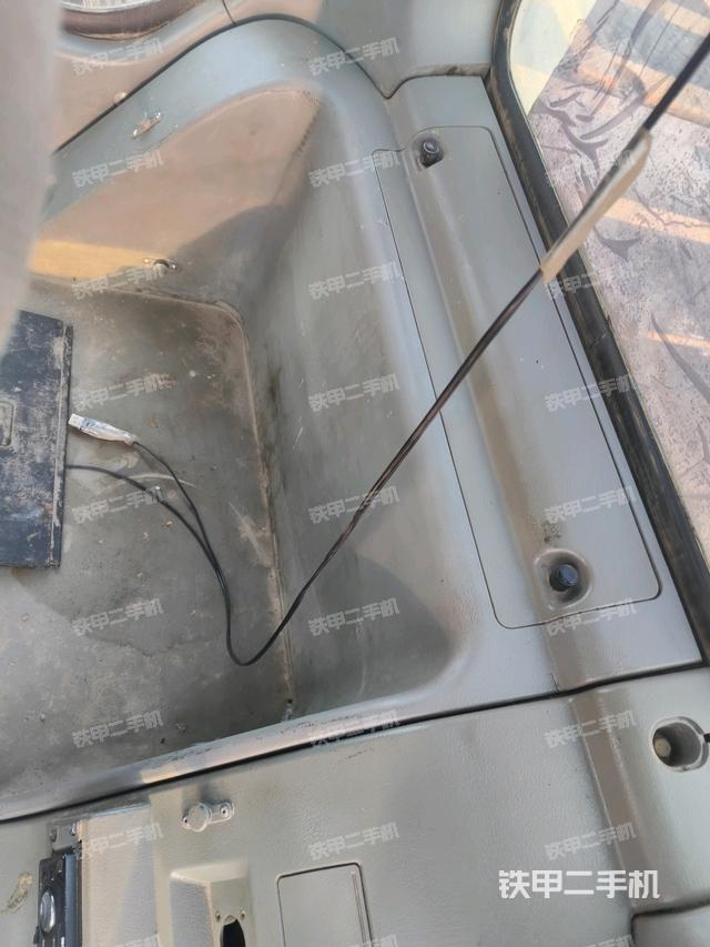 座椅后部（駕駛室部分）