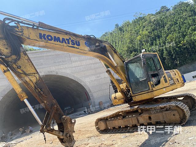 小松PC220-8M0挖掘机