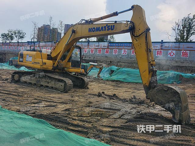 小松PC200-8M0挖掘机