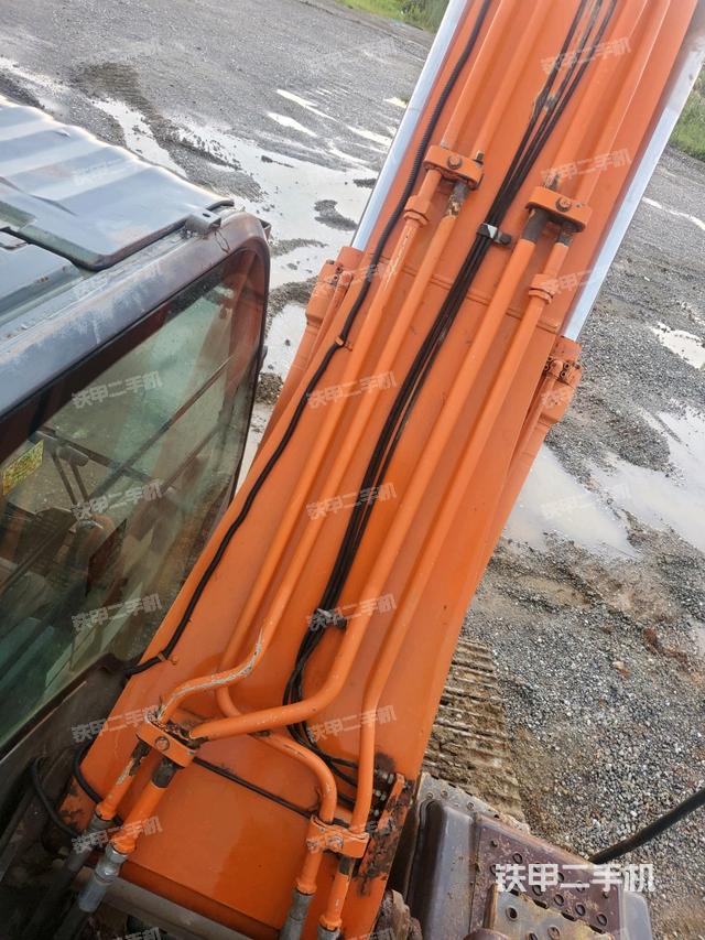 大臂背部俯視（工作和回轉(zhuǎn)裝置）