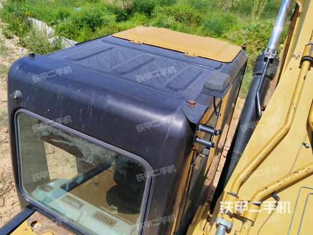 駕駛室頂部俯視（上車(chē)部件）