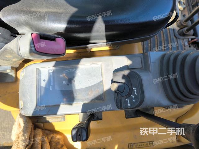 座椅右側控制臺/鑰匙門/油門/含右手柄（駕駛室部分）