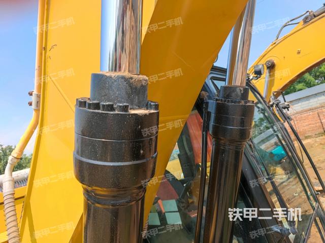 大臂油缸整體?豎拍(工作和回轉(zhuǎn)裝置) 大臂油缸整體?豎拍(工作和回轉(zhuǎn)裝置)