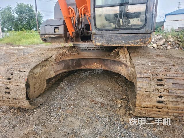 轉(zhuǎn)盤和下車架正前（工作和回轉(zhuǎn)裝置）