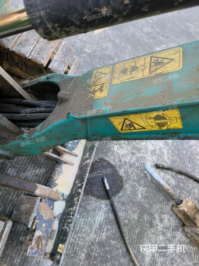 小臂整體左后（工作和回轉裝置）