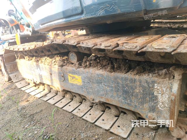 左側(cè)履帶整體?(行走機(jī)構(gòu)) 左側(cè)履帶整體?(行走機(jī)構(gòu))