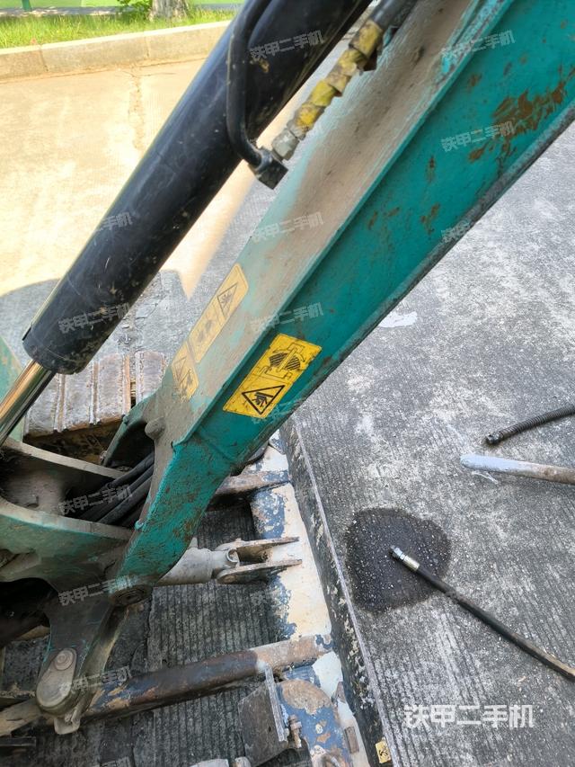 小臂整體右前（工作和回轉裝置）