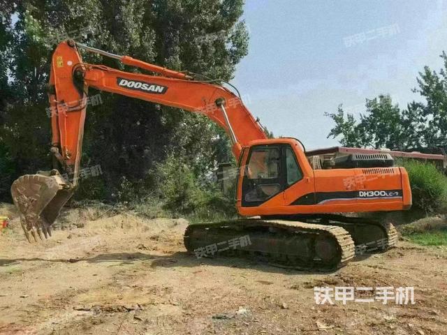 斗山DH300LC-7挖掘机